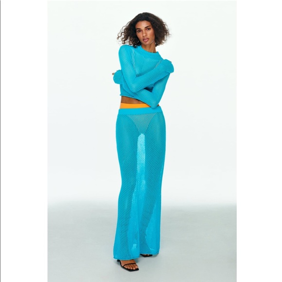 Luxurious blue knit crop top. Matching set available. Beach set. Going out set. - Picture 6 of 9